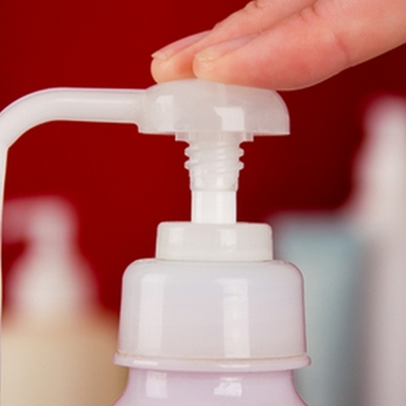 1 საპნით მიიღება 2 ლიტრი თხევადი საპონი, რაც ბუნებრივია გაცილებით დიდხანს გყოფნით. გაინტერესებთ როგორ? ძალიან მარტივად და ეკონომიურად!