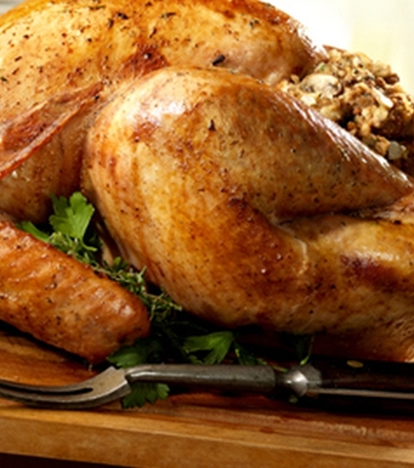 შემწვარი ინდაური სოუსითა და სოკოს საკმაზით ნამდვილად ძალიან გემრიელია. თავად სცადეთ :)